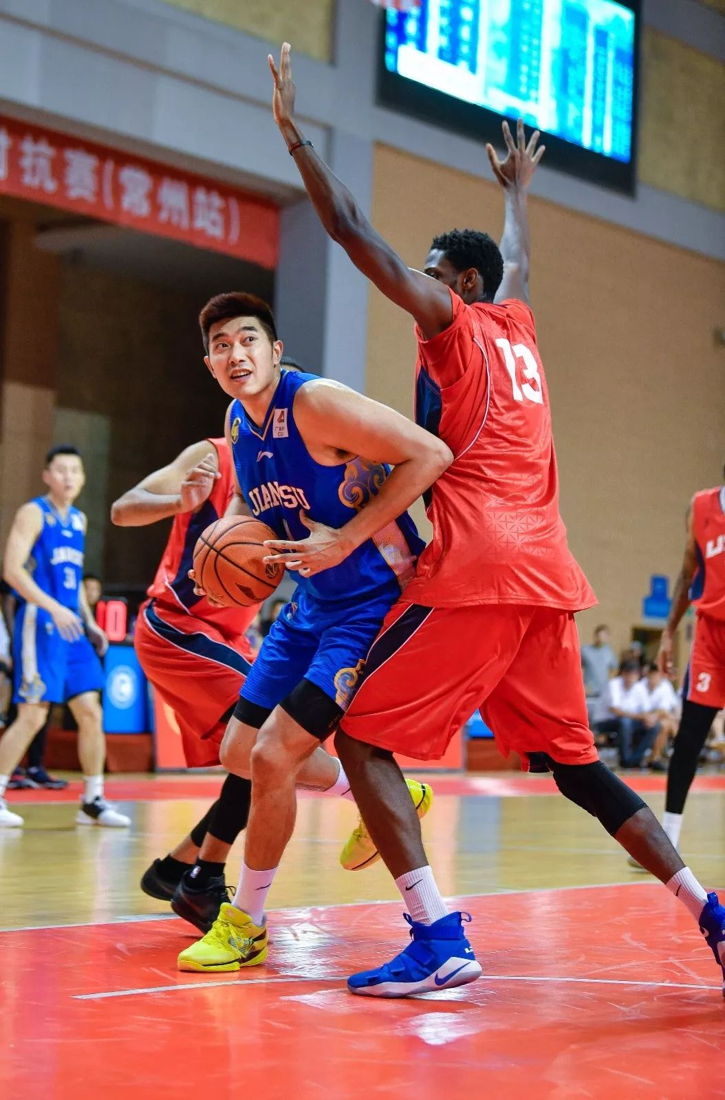 热血对抗!球员们无畏无惧地迎接挑战的简单介绍 热血对抗!球员们无畏无惧地迎接挑战的简单介绍